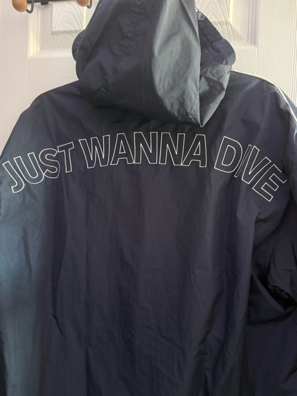 BTS - Wind Jacket (Dive) - Picture 5 of 9